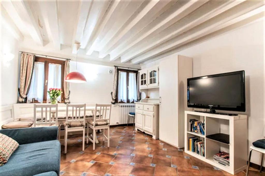 Malu Apartment Venesia Bagian luar foto